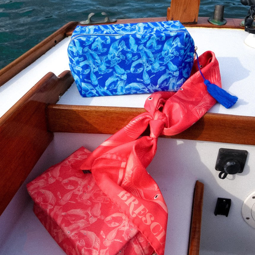 Parrots of Paradise Travel Bag - Pink