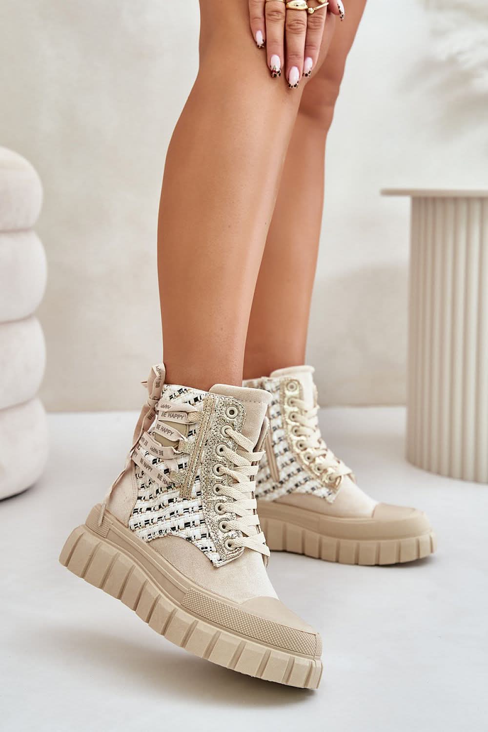 Women's high-top sneakers